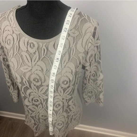 CHICOS | Gray Sheer Lace Overlay Lined Bodice Medium - Picture 5 of 6